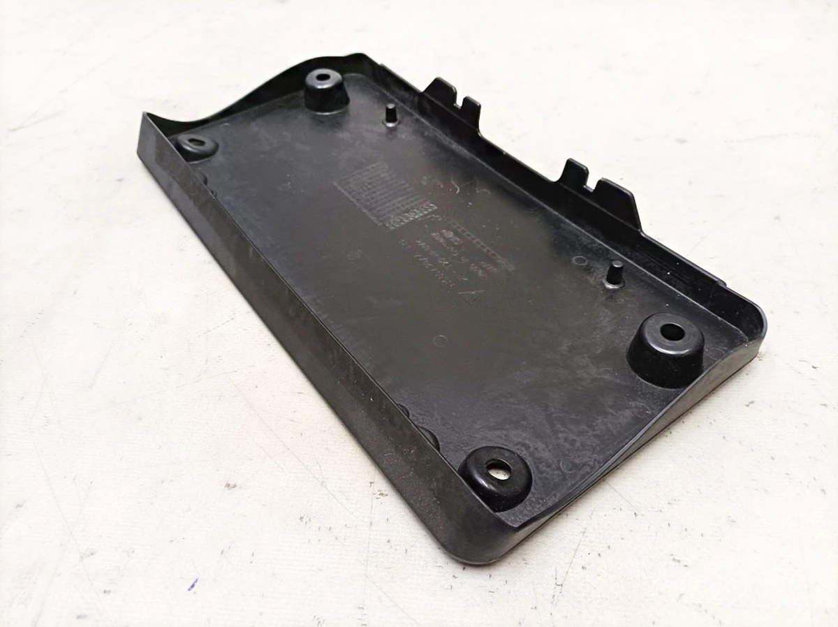 Панель номерного знака Porsche Taycan 9J1807287A