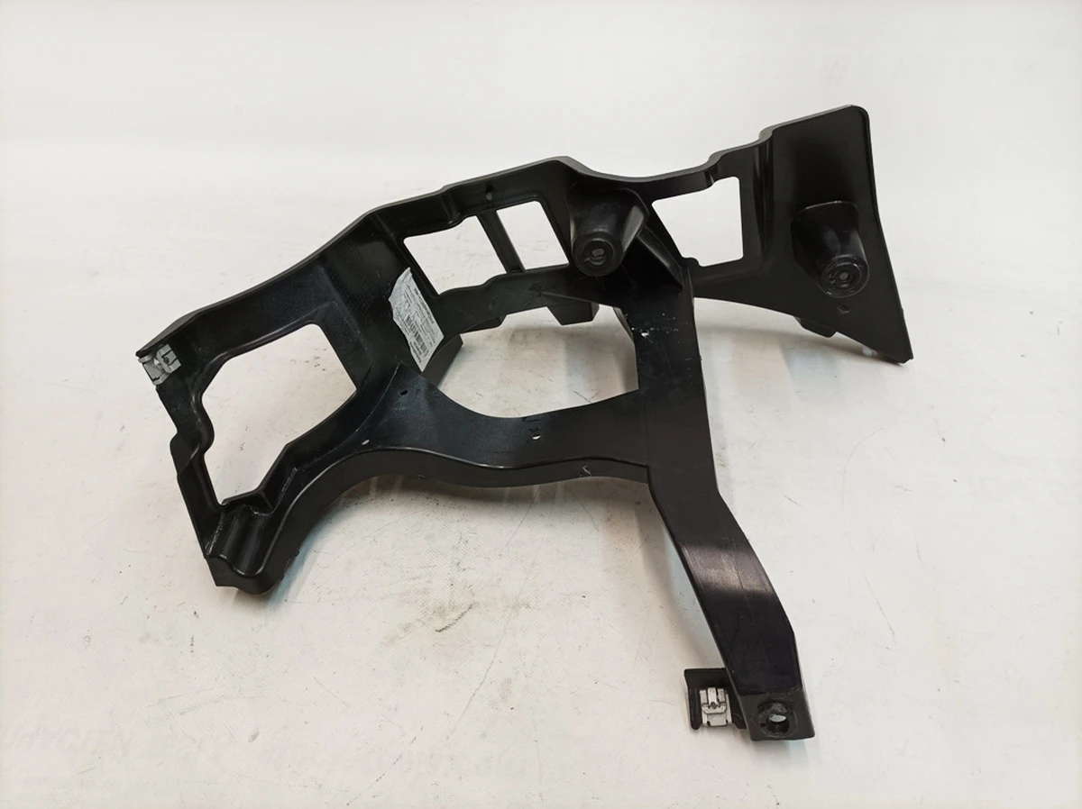 Кронштейн бампера заднего левый (восстановлен) Porsche Taycan 9J1807331