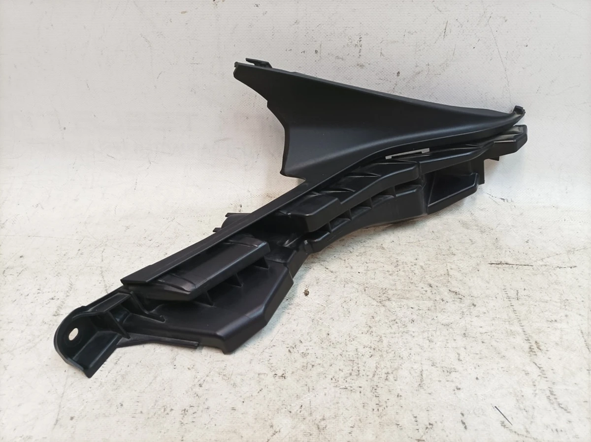 Кронштейн фари передньої правої Porsche Taycan 9J1807348A