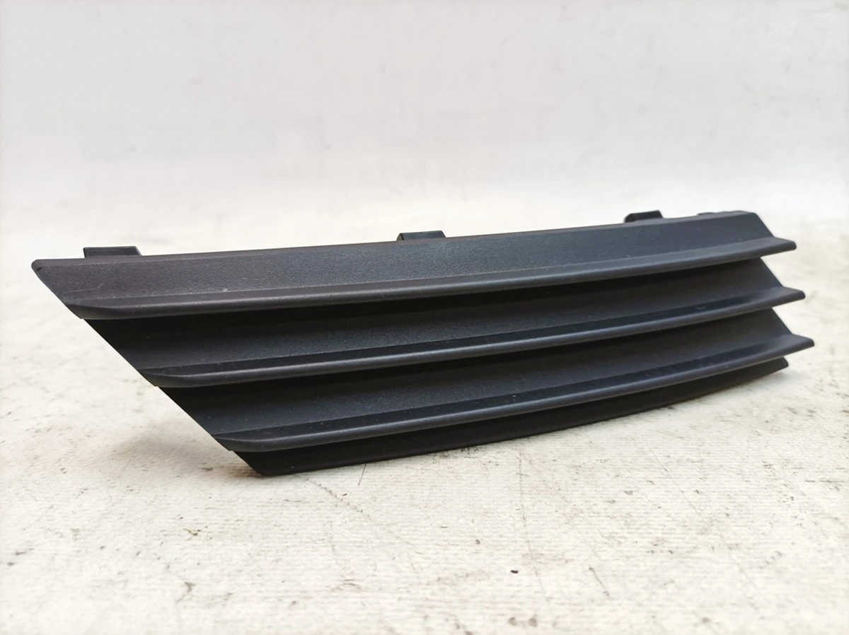 Rear towing eye cover Porsche Taycan 9J1807442A