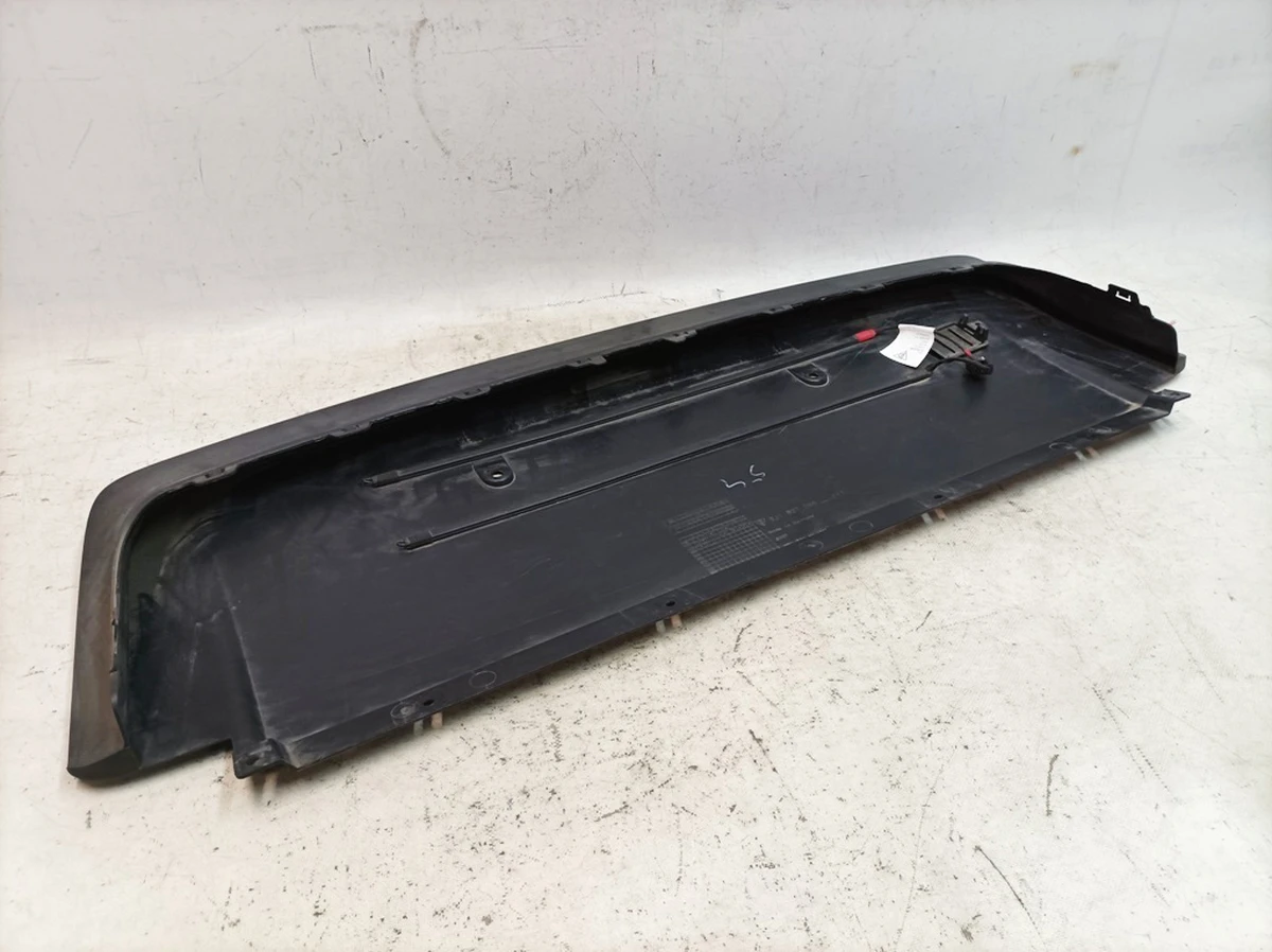 Дифузор нижній бампера заднього в зборі з антеною Porsche Taycan 9J1807568