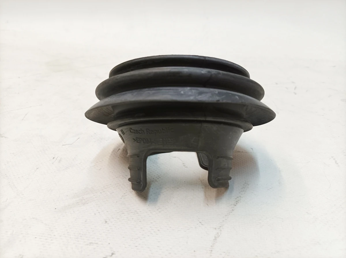Air conditioner pipe bushing 2390 Porsche Taycan 9J1816126