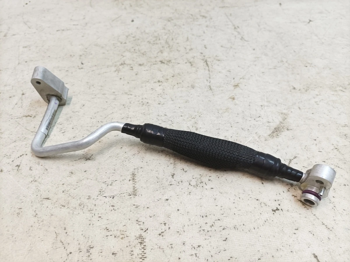 Трубопровод хладагента маслозаборный патрубок Porsche Taycan 9J1816198D