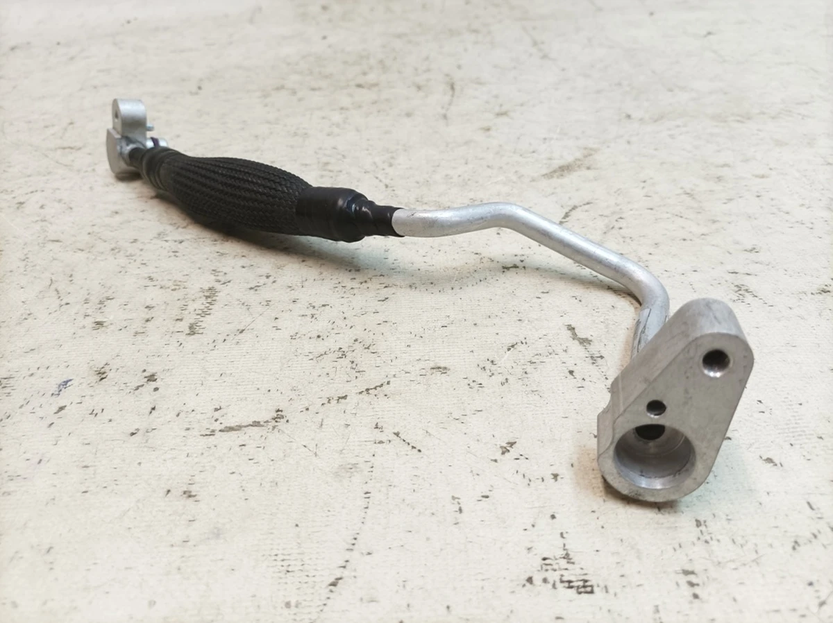 Трубопровод хладагента маслозаборный патрубок Porsche Taycan 9J1816198D