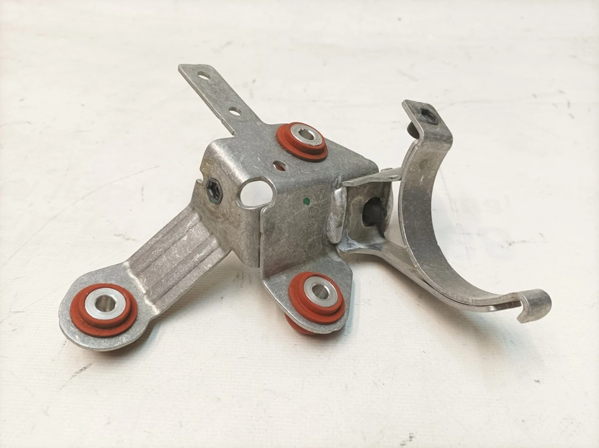 Coolant pump bracket Porsche Taycan 9J1816770D