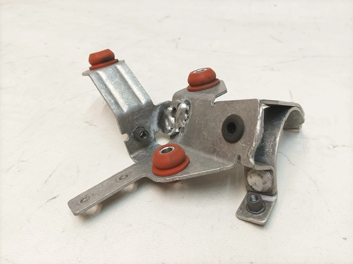 Coolant pump bracket Porsche Taycan 9J1816770D