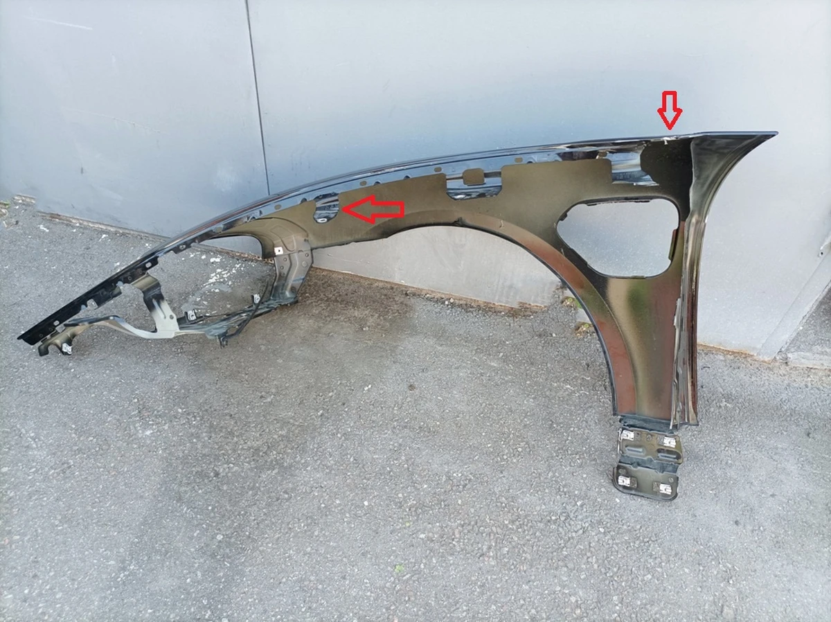 Front right fender with damage Paint code: C9X Porsche Taycan 9J1821102Y