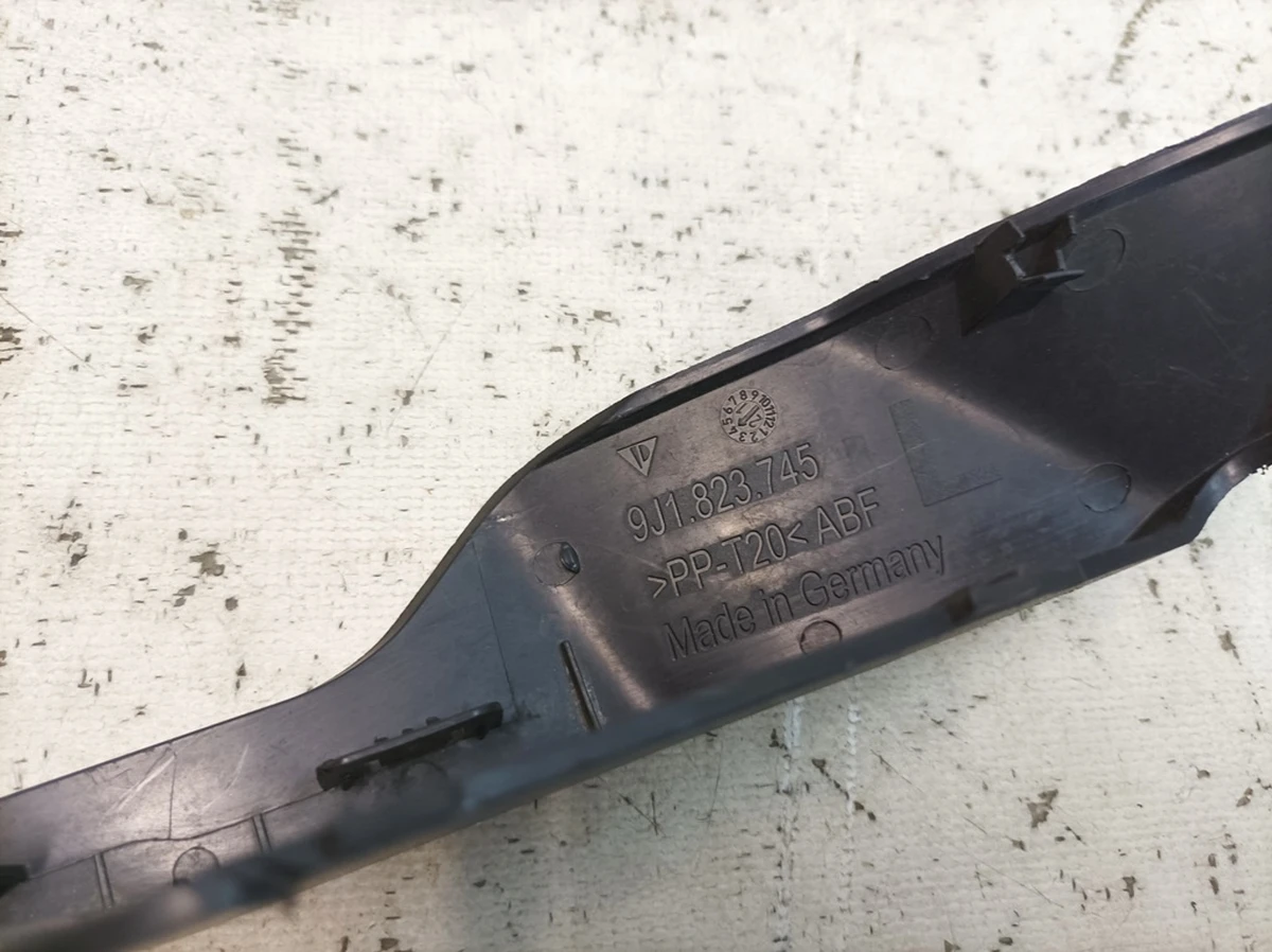Hood hinge cover left Porsche Taycan 9J1823745