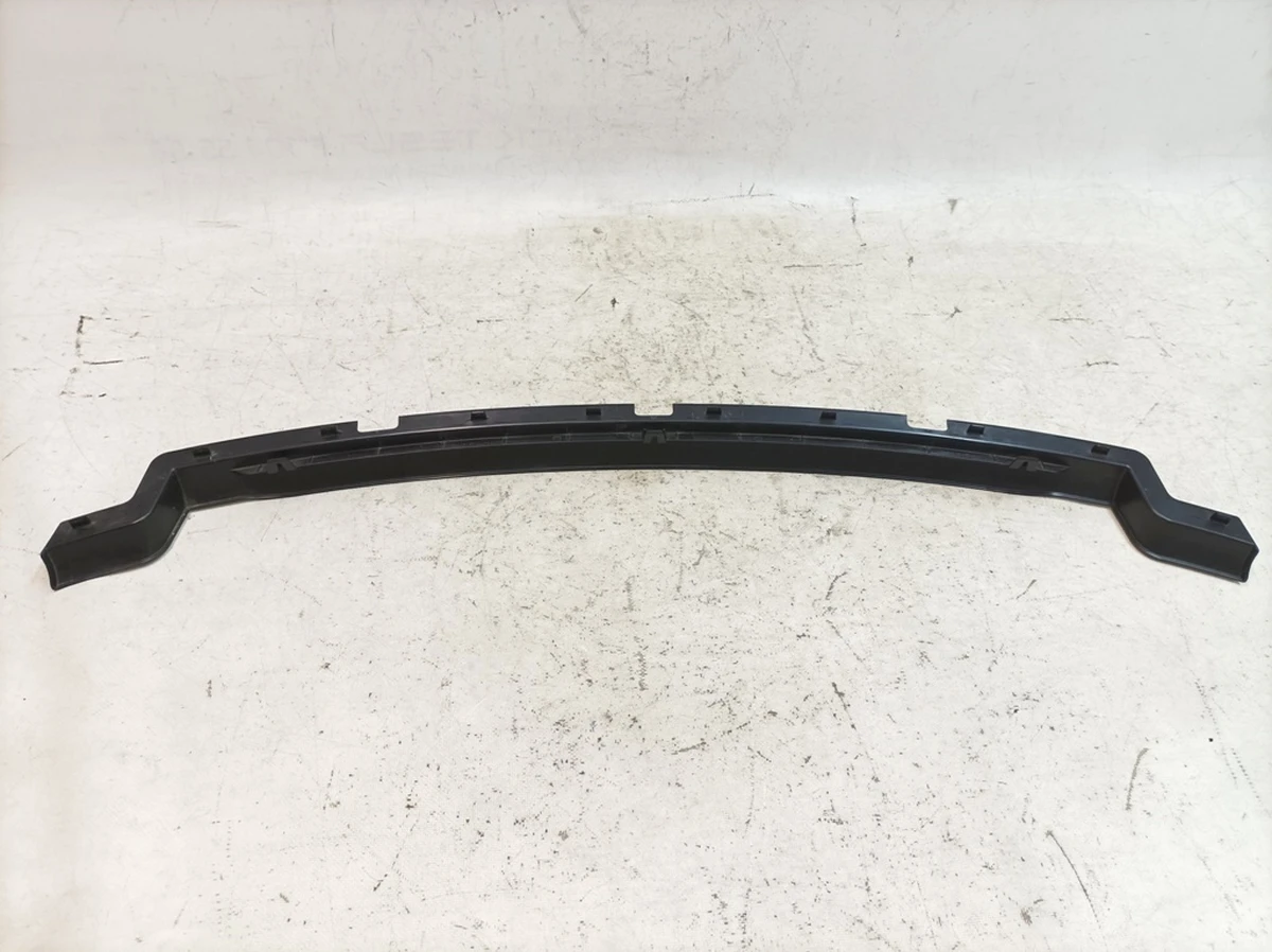 Накладка монтажный кронштейн спойлера заднего Porsche Taycan 9J1827751