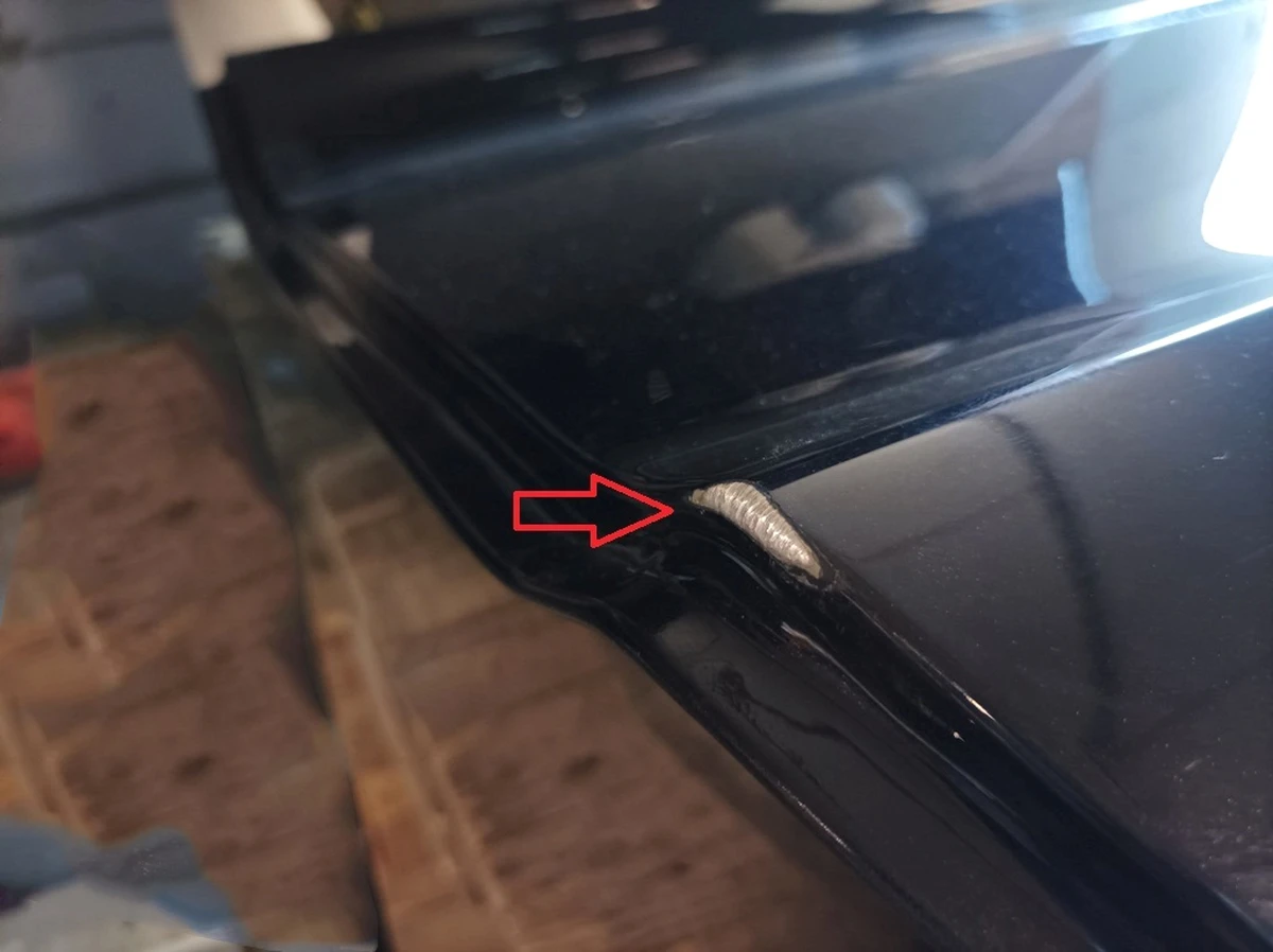 Двері передні права (метал) з дрібним пошкодженням Код фарби: C9X Porsche Taycan 9J1831194