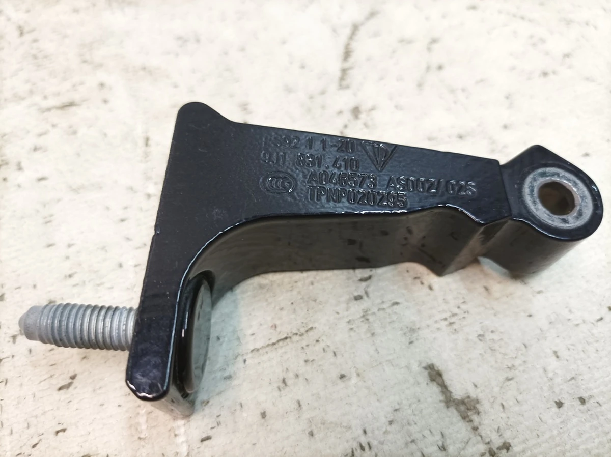 Front Rear Right Upper (Half) Pillar Door Hinge A-B Paint Code: C9X Porsche 9J1831410