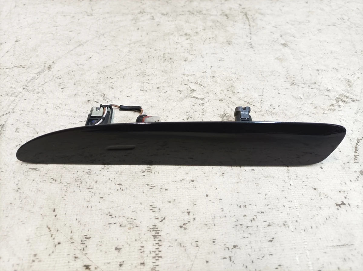 Front left outer door handle Paint code: C9X Porsche Taycan 9J1837205