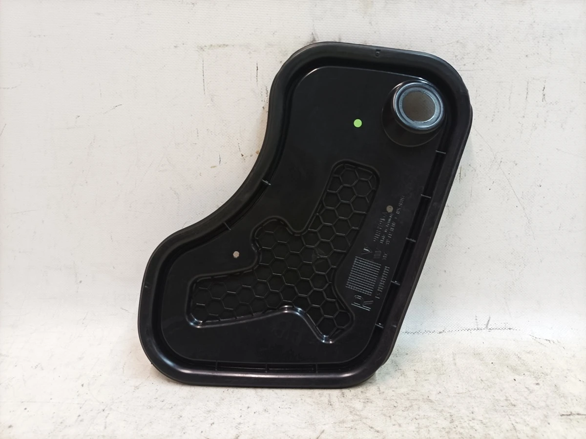 Накладка корпусу дверей передньої правої Porsche Taycan 9J1837916A