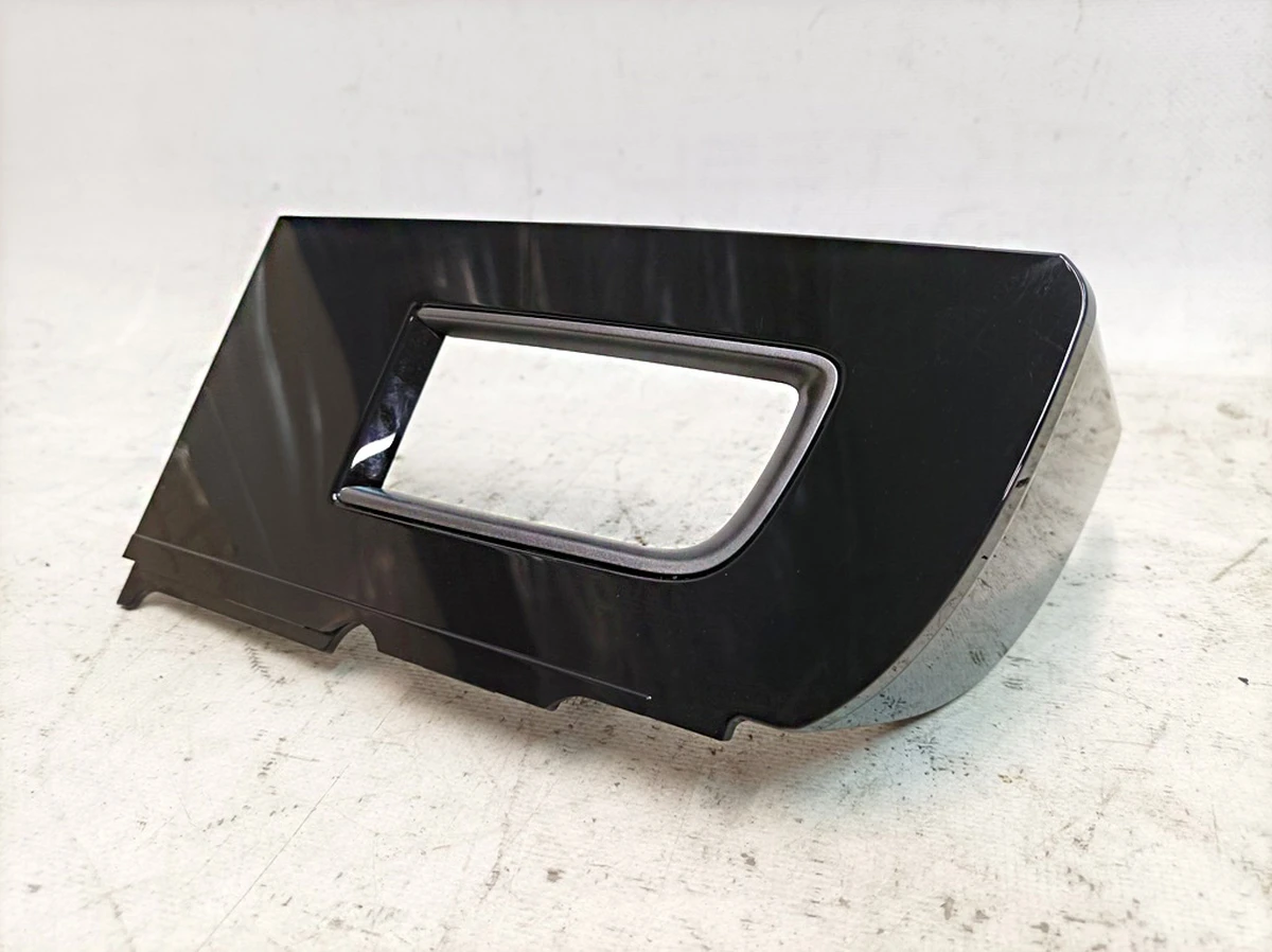 Облицовка передней панели Black сторона переднего пассажира вставка OS8 Porsche Taycan 9J1854523A