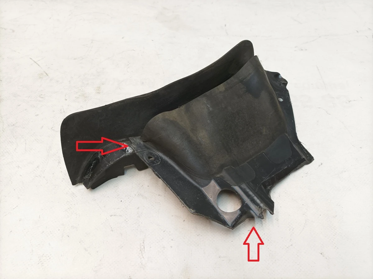 Розширювач колісної арки (бризковик) лівий з пошкодженням Porsche Taycan 9J1854827A