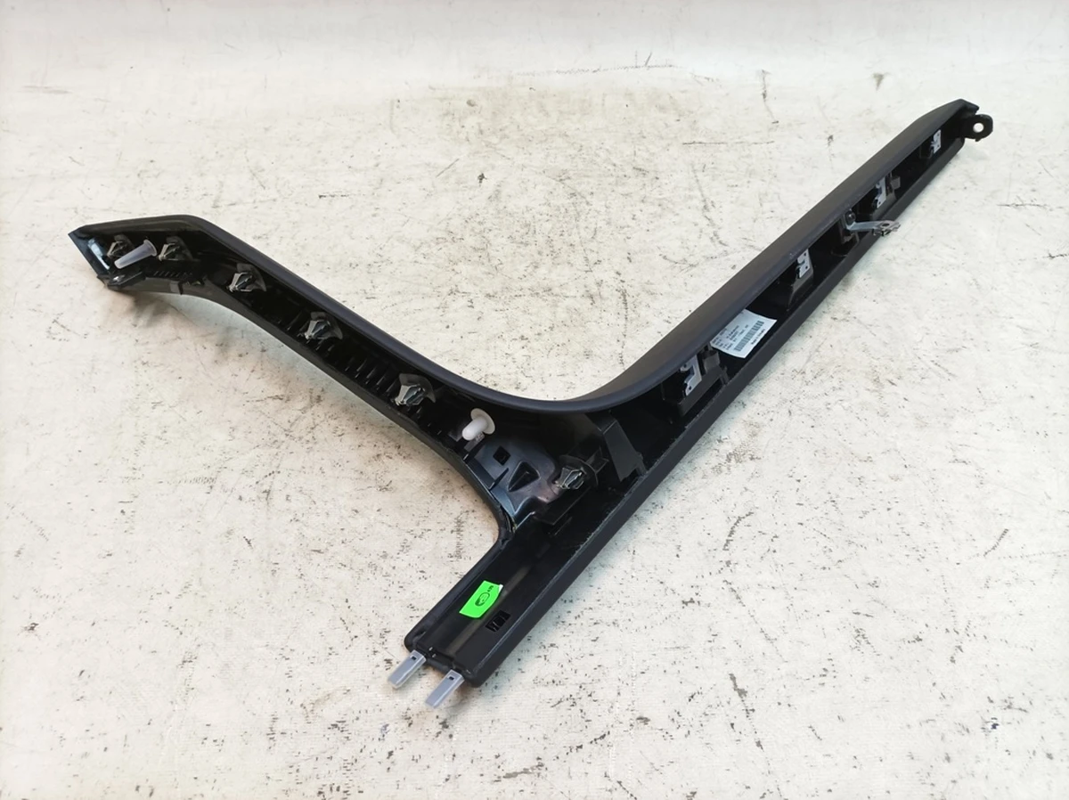 Накладка передньої панелі нижня частина сторона переднього пасажира A11 Шкіра Porsche Taycan 9J1857004E