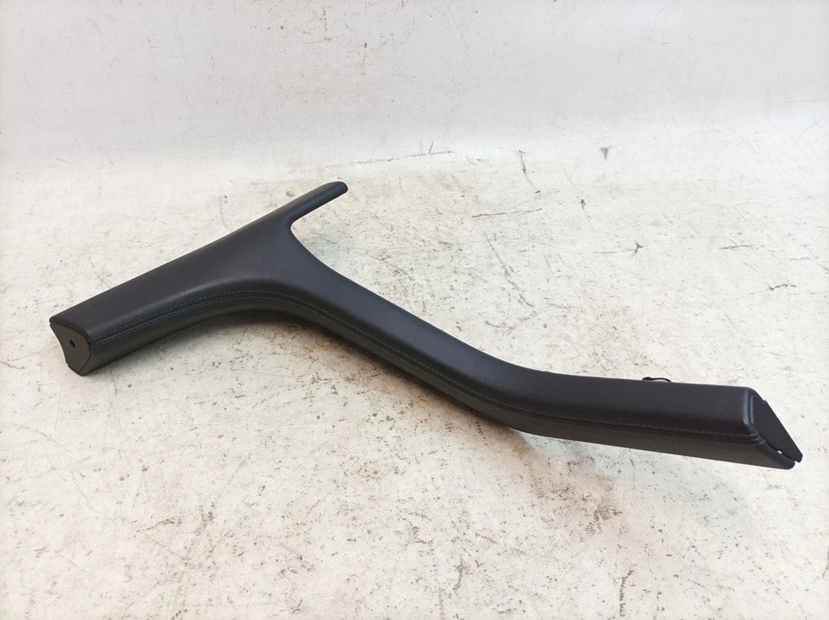 Накладка передньої панелі нижня частина сторона водія A11 Шкіра Porsche Taycan 9J1857007D