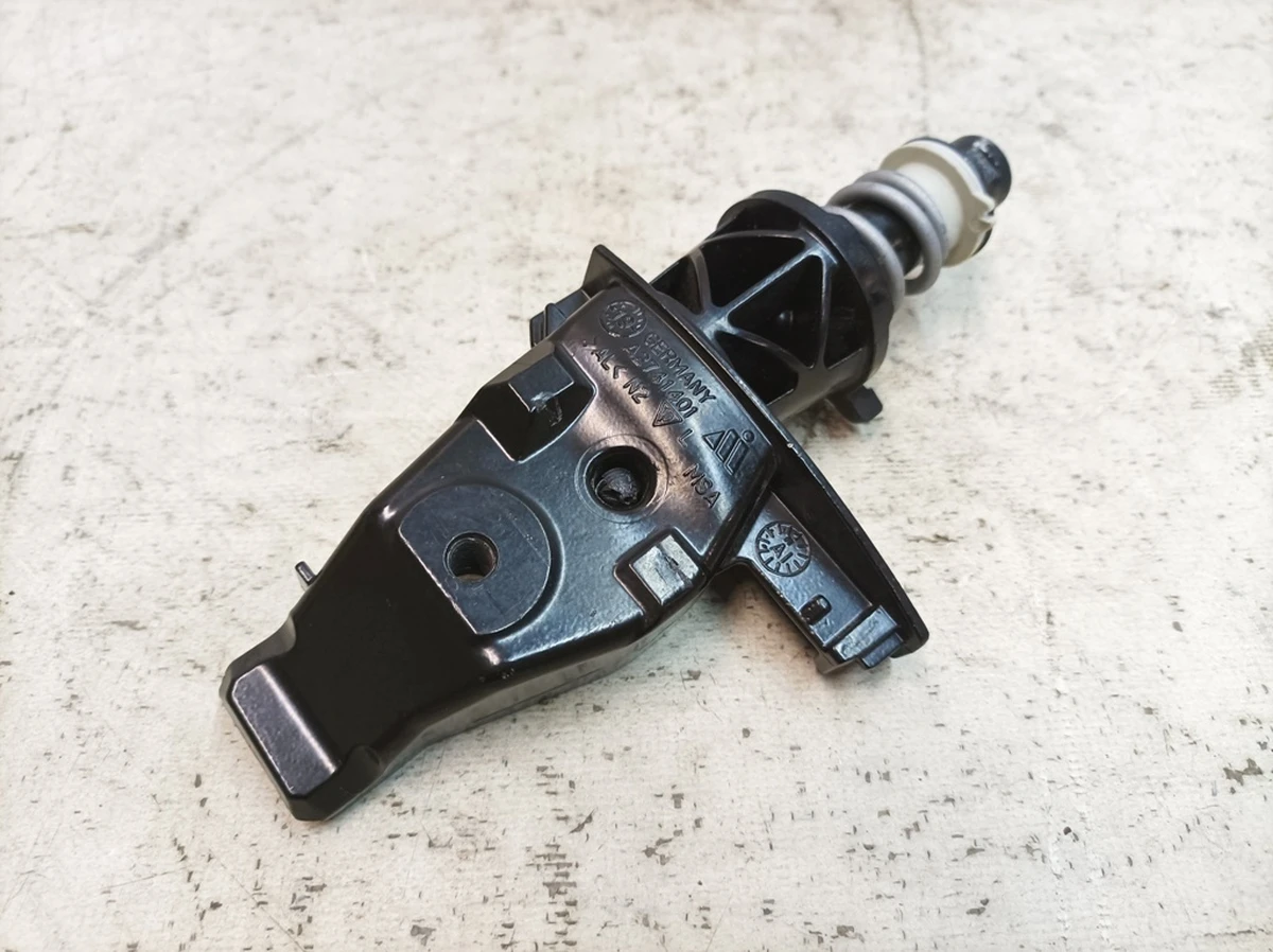 Крепление зеркала наружного левого в сборе Porsche Taycan 9J1857411B