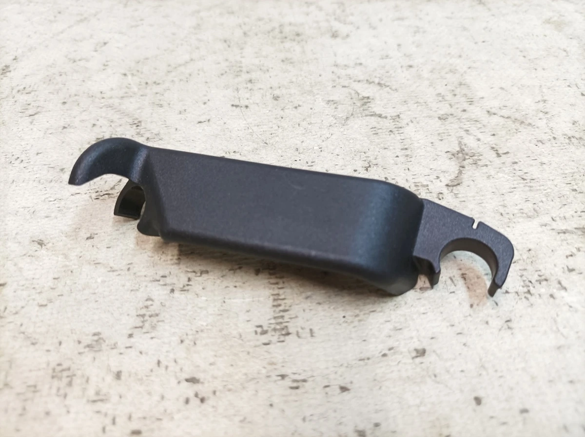 Направляюча стрічка ременя безпеки права Porsche Taycan 9J1857782