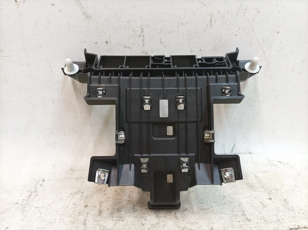 Кронштейн центральной консоли верхний Porsche Taycan 9J1858213