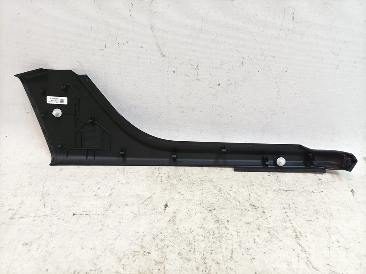 Облицовка боковая центральной консоли правая 5Q0 Porsche Taycan 9J1858794