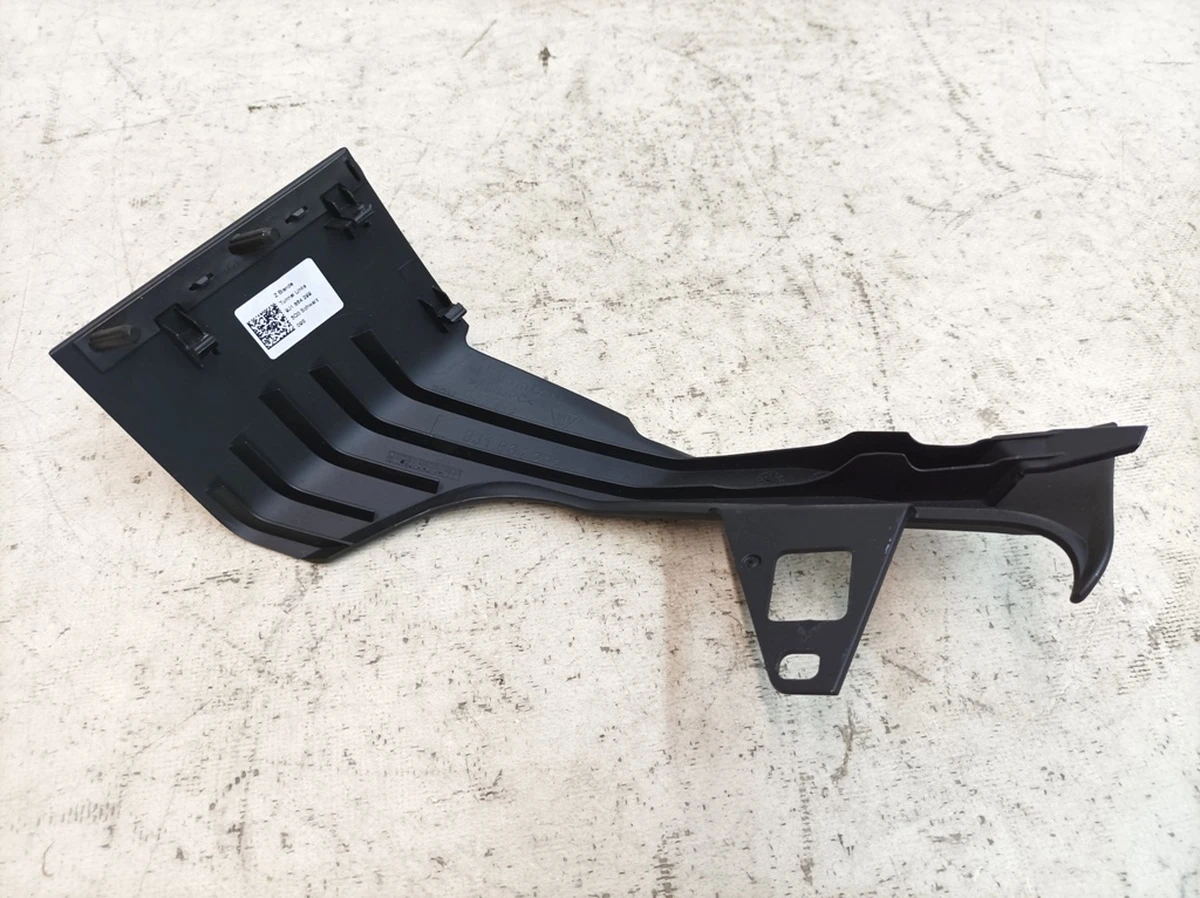 Накладка центральной консоли левая верхняя 5Q0 Porsche Taycan 9J1864299