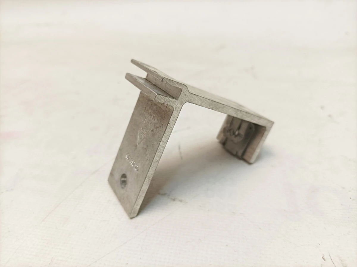 Опора усилителя подрамника Porsche Taycan 9J1880101