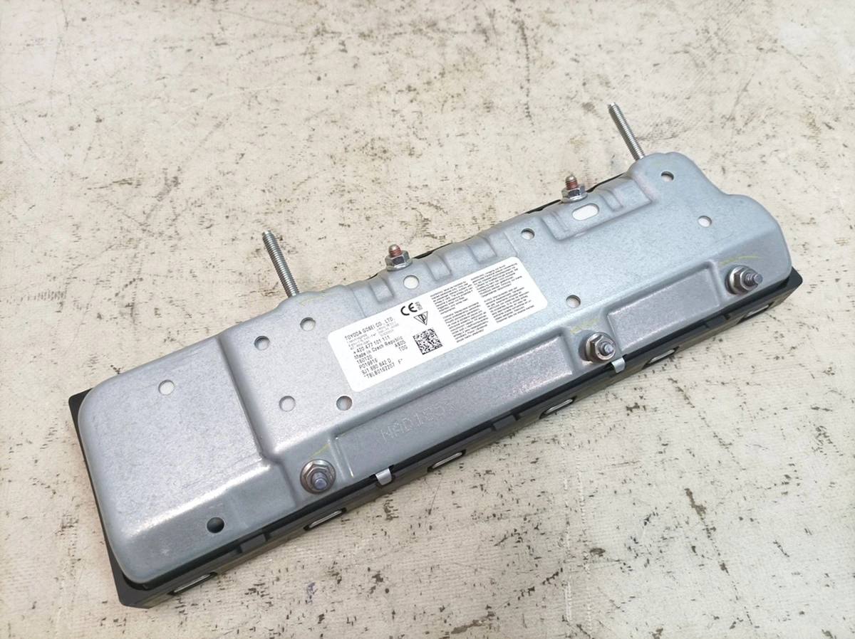 Подушка безопасности колени сторона переднего пассажира Porsche Taycan 9J1880842D