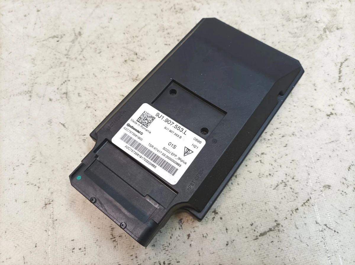 Блок керування системи регулювання дорожнього просвіту Porsche Taycan 9J1907553L