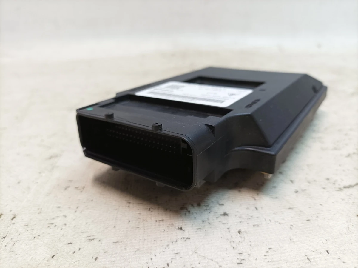 Блок керування системи регулювання дорожнього просвіту Porsche Taycan 9J1907553L