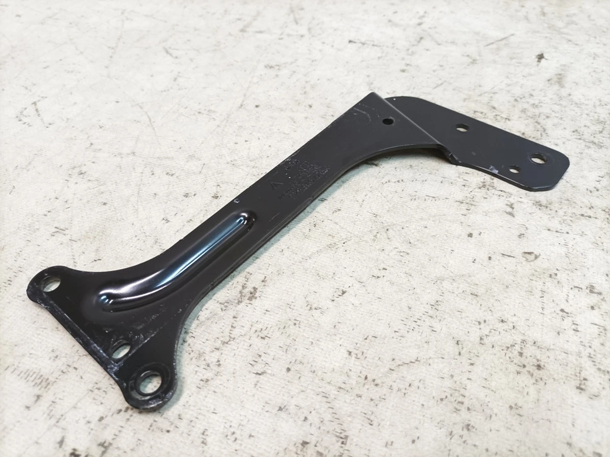 Кронштейн зарядного устройства высоковольтной батареи Porsche Taycan 9J1915543