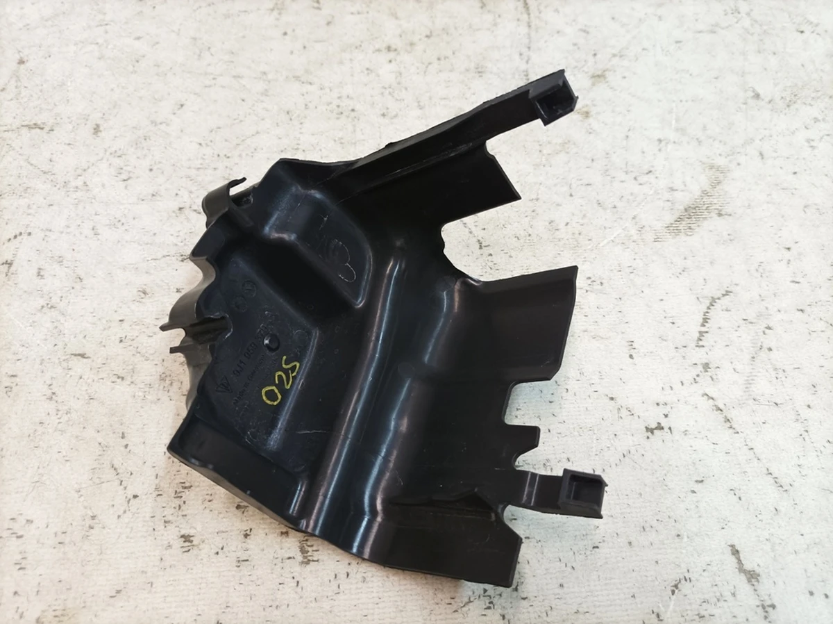 Накладка преобразователя напряжения Porsche Taycan 9J1959379A