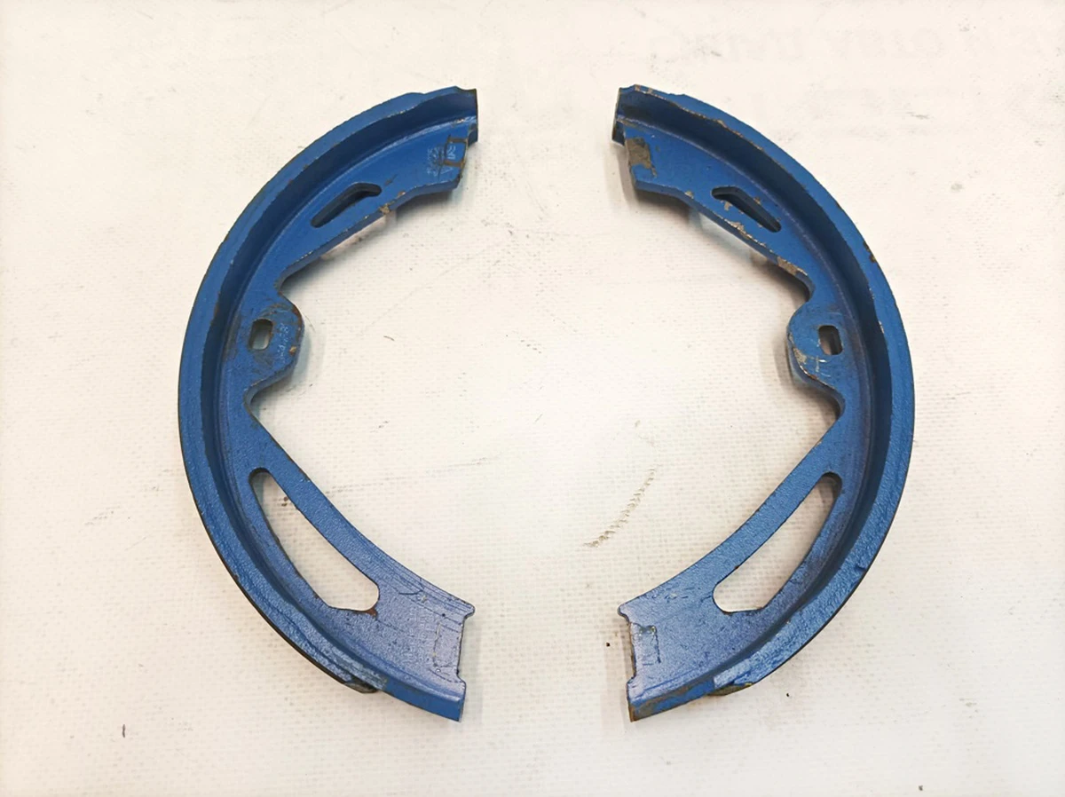 Комплект тормозных колодок стояночного тормоза 210х30мм (2шт.) Porsche Taycan 9Y0537B