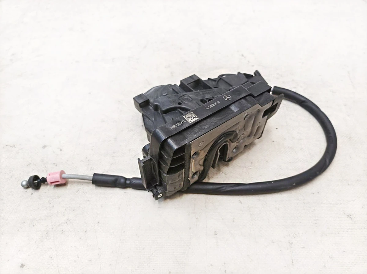 Замок дверей передніх правих Mercedes EQS A0997205602