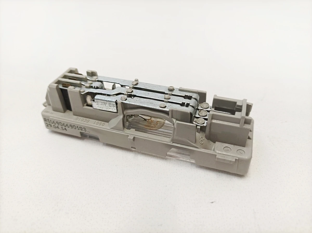 Rear left interior light cover (with scratches) Mercedes B-Class A1669066901