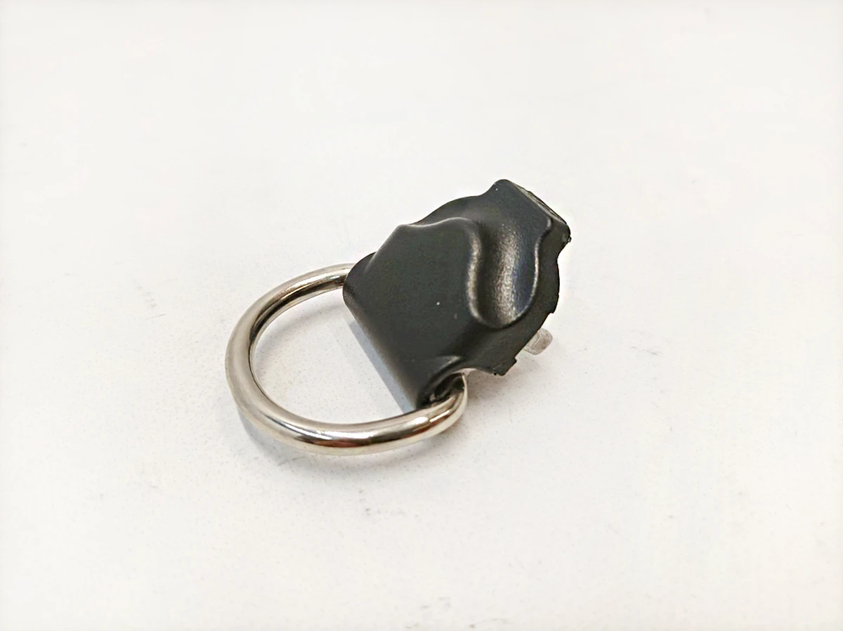 Фіксатор вантажу лівий правий Mercedes B-Class A2048602414