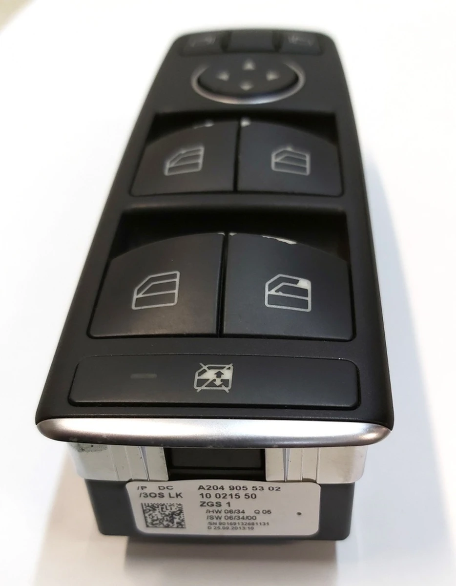 21 Блок управления стеклоподъёмниками и зеркалами водительской двери потёртости на кнопках Tesla model S, model S REST, model X 1028641-00-A