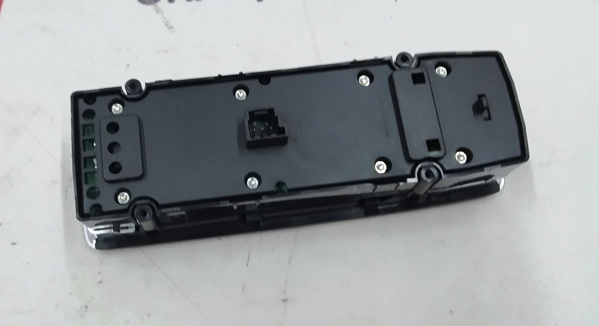 21 SWITCH, POWER WINDOW, DRIVER (button worn out) Tesla model S, model S REST, model X 1028641-00-A