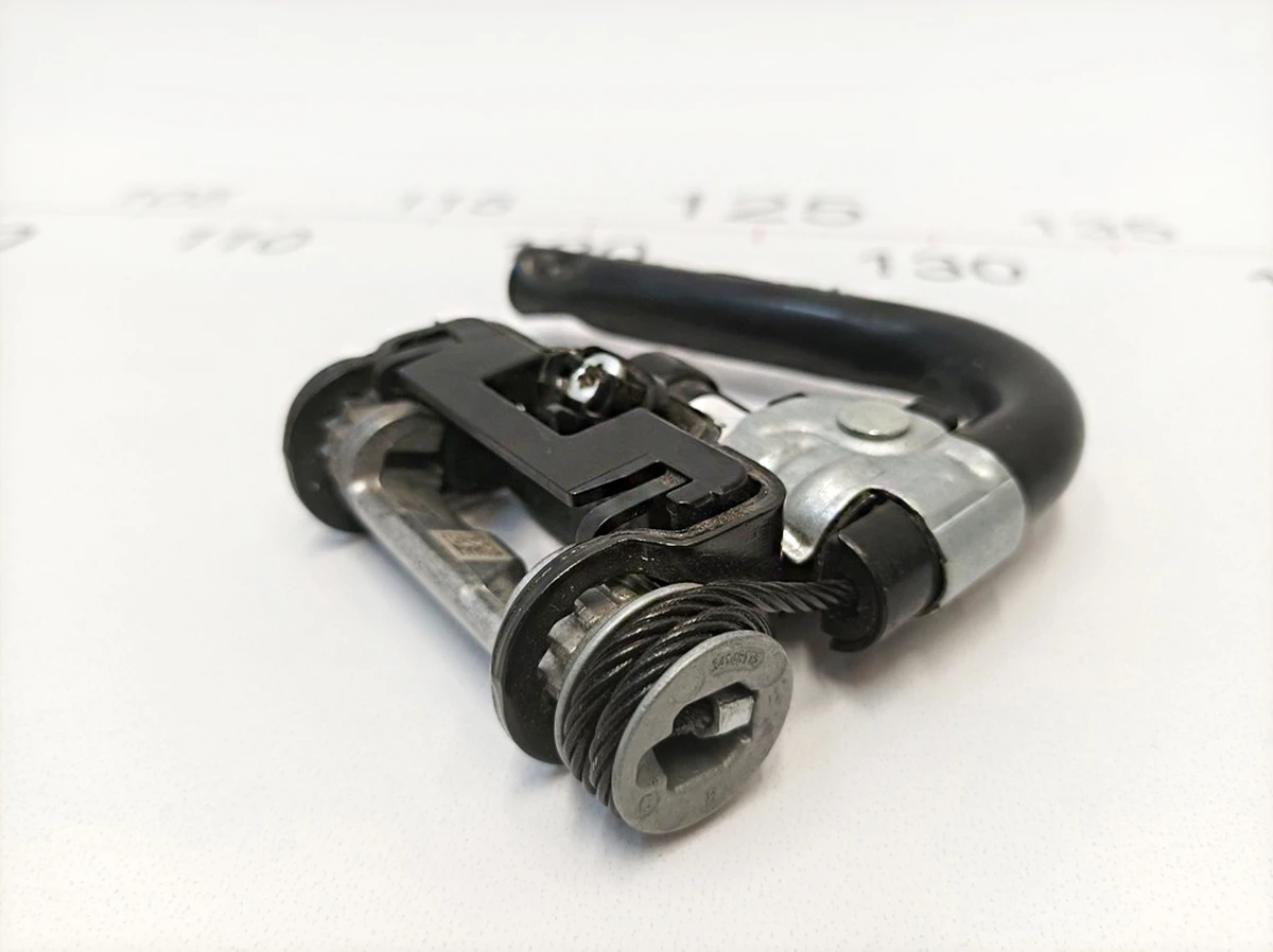 Front right seat belt tensioner Mercedes EQS A2138609200