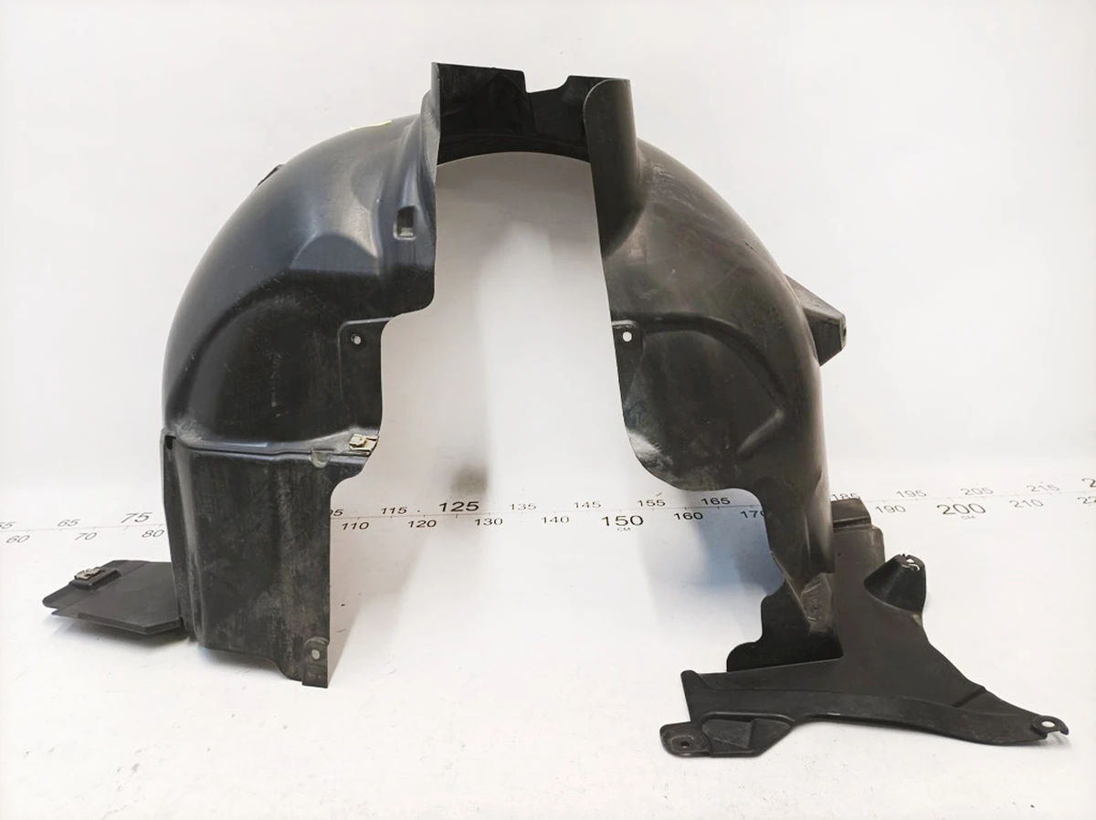 Підкрилок передній правий (пошкоджений) Mercedes B-Class A2426900230