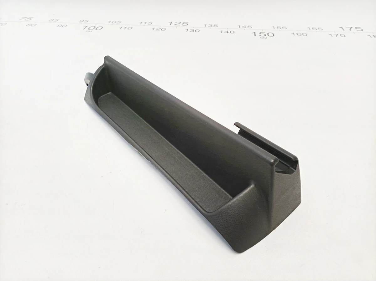 Накладка направляющей переднего правого сиденья Mercedes B-Class A2429190220