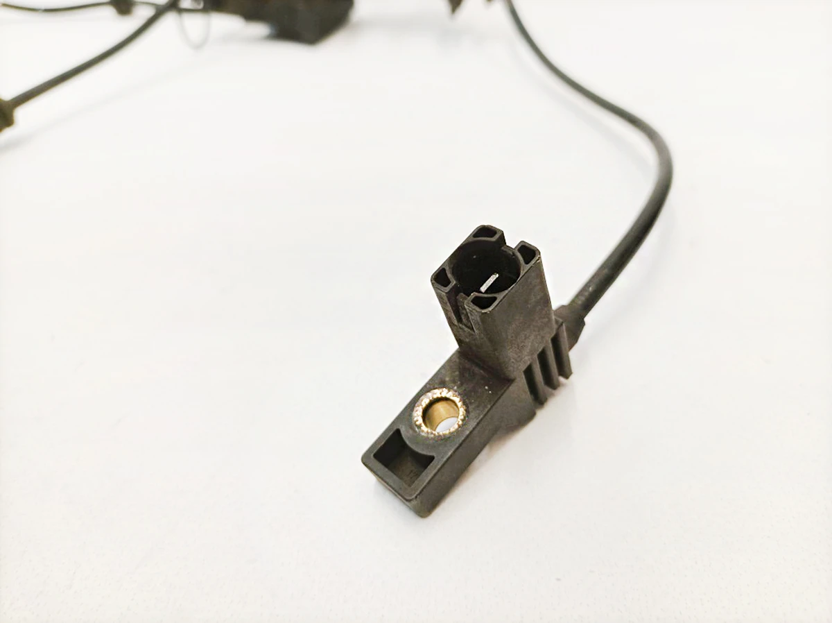 Электропроводка износа тормозных колодок передняя правая Mercedes B-Class A2465408213