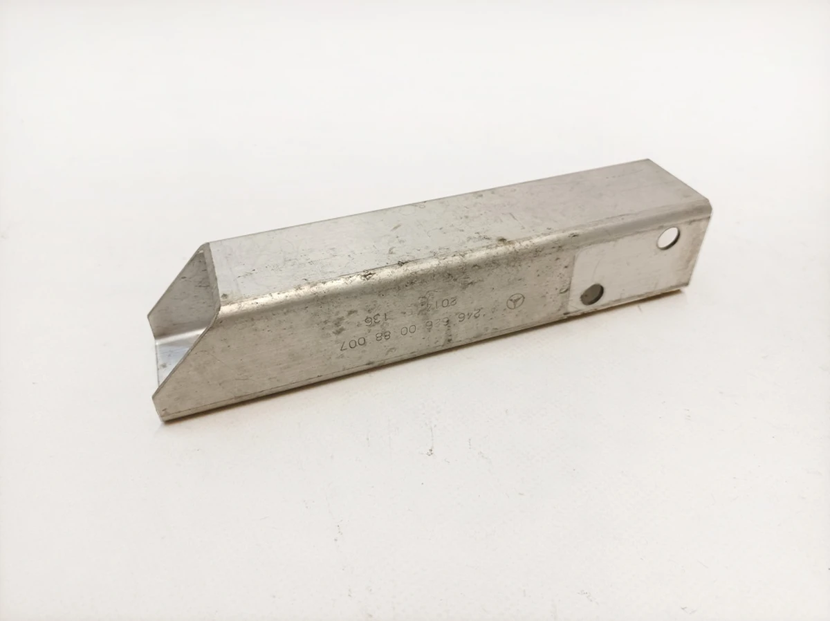 Кріплення опори радіатора Mercedes B-Class A2466260088