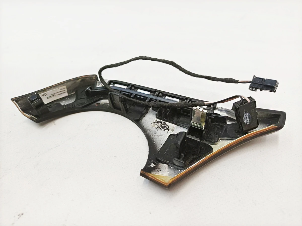 Накладка декоративная передней панели (торпедо) левая 2A54 с подсветкой Mercedes B-Class A2466800793