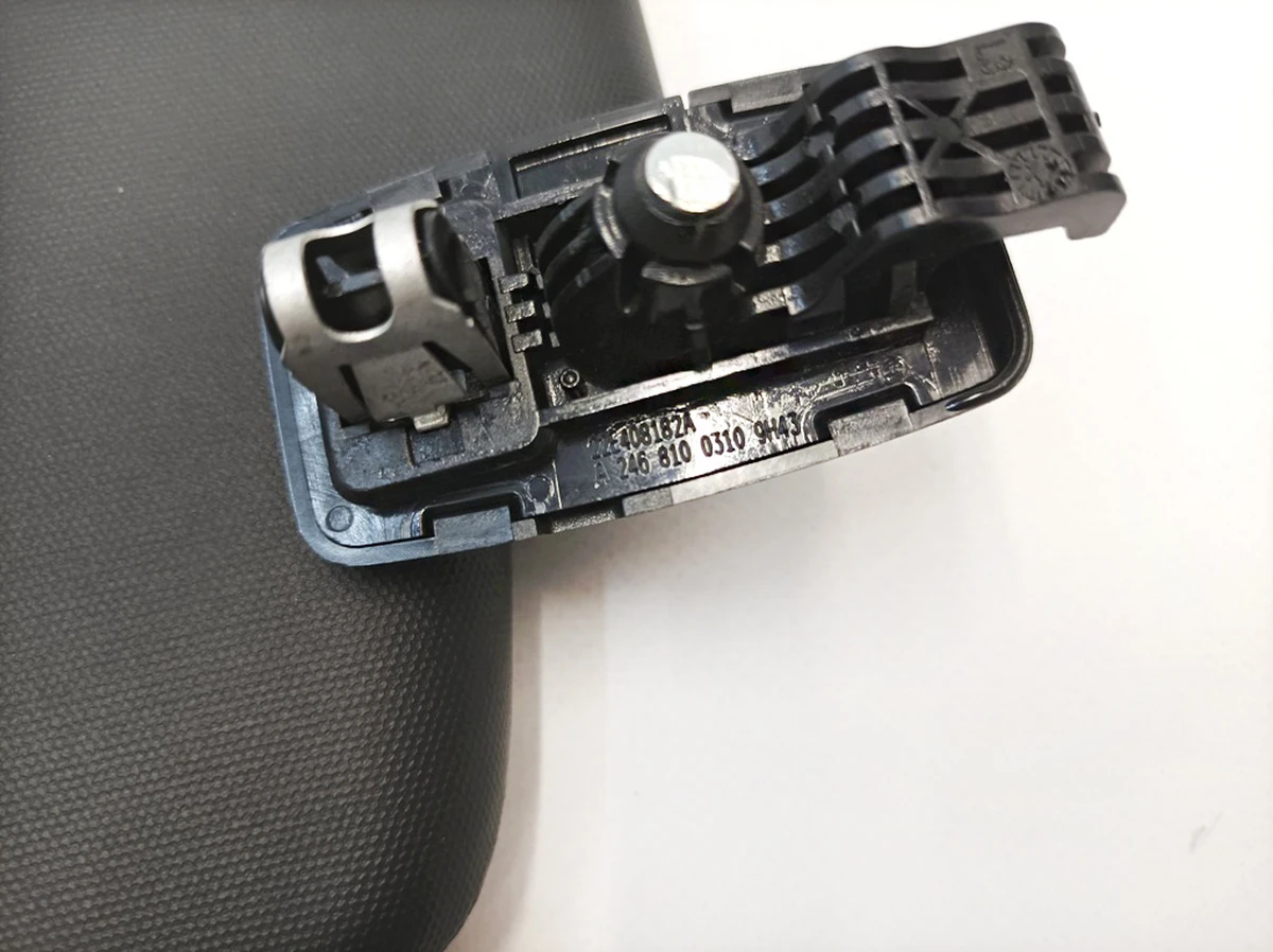 Козирок сонцезахисний лівий 9H43 Mercedes B-Class A2468100310