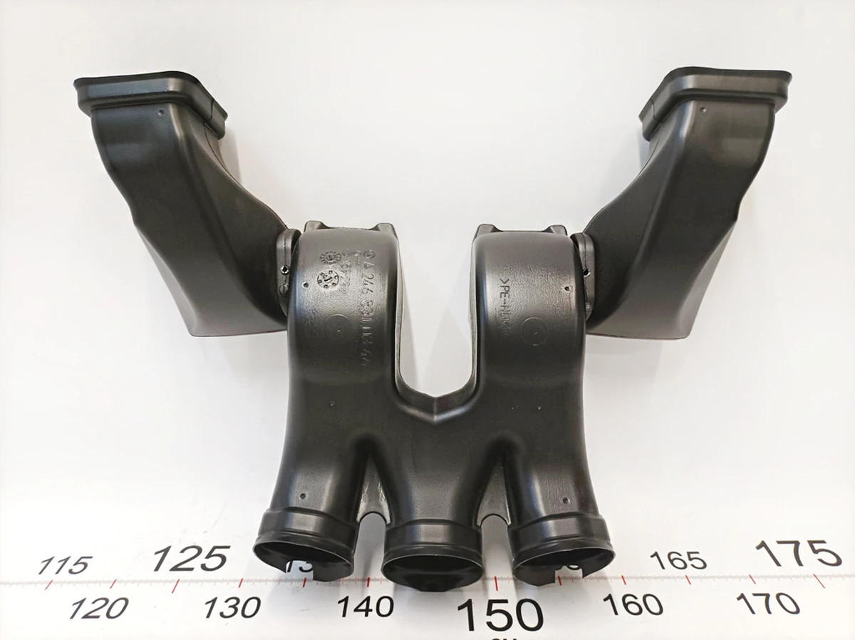 Воздуховод передней панели центральный Mercedes B-Class A2468310500