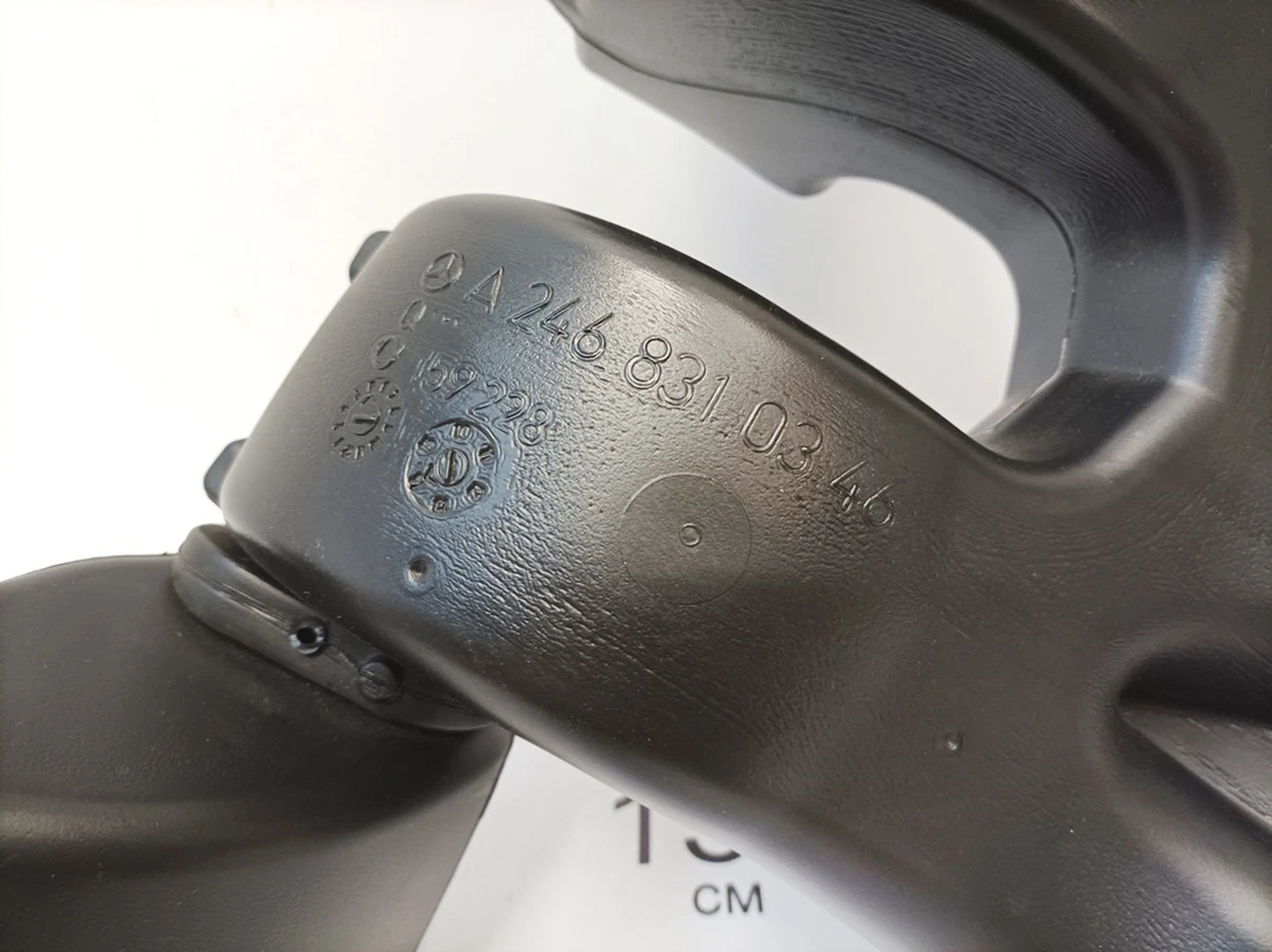 Воздуховод передней панели центральный Mercedes B-Class A2468310500