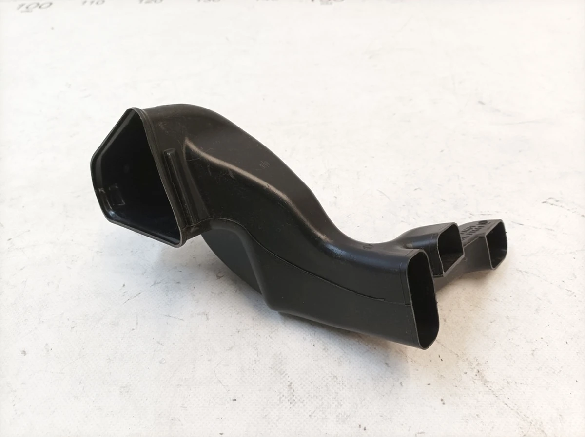 Воздуховод климатической установки Mercedes B-Class A2468310546