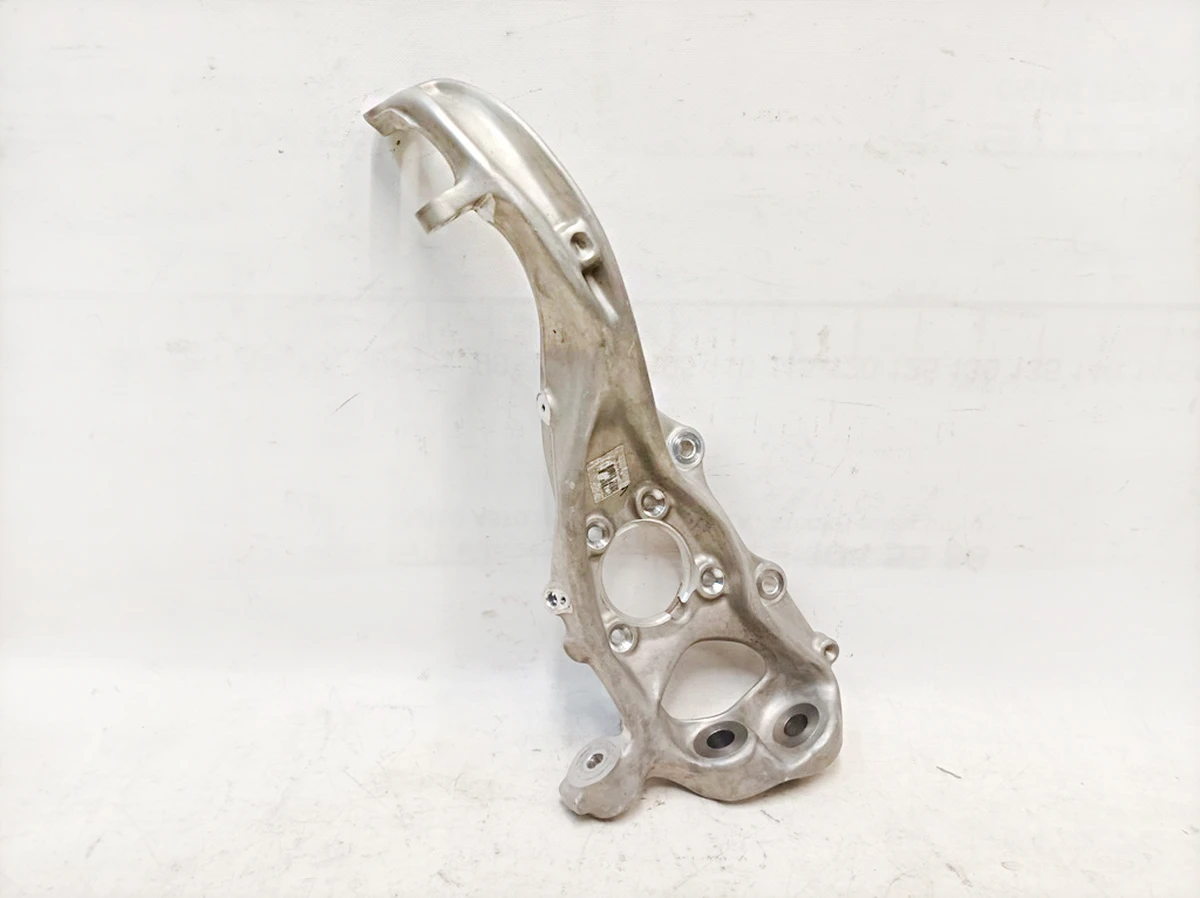 Кулак поворотний (цапфа) передній правий Mercedes EQS A2973320800