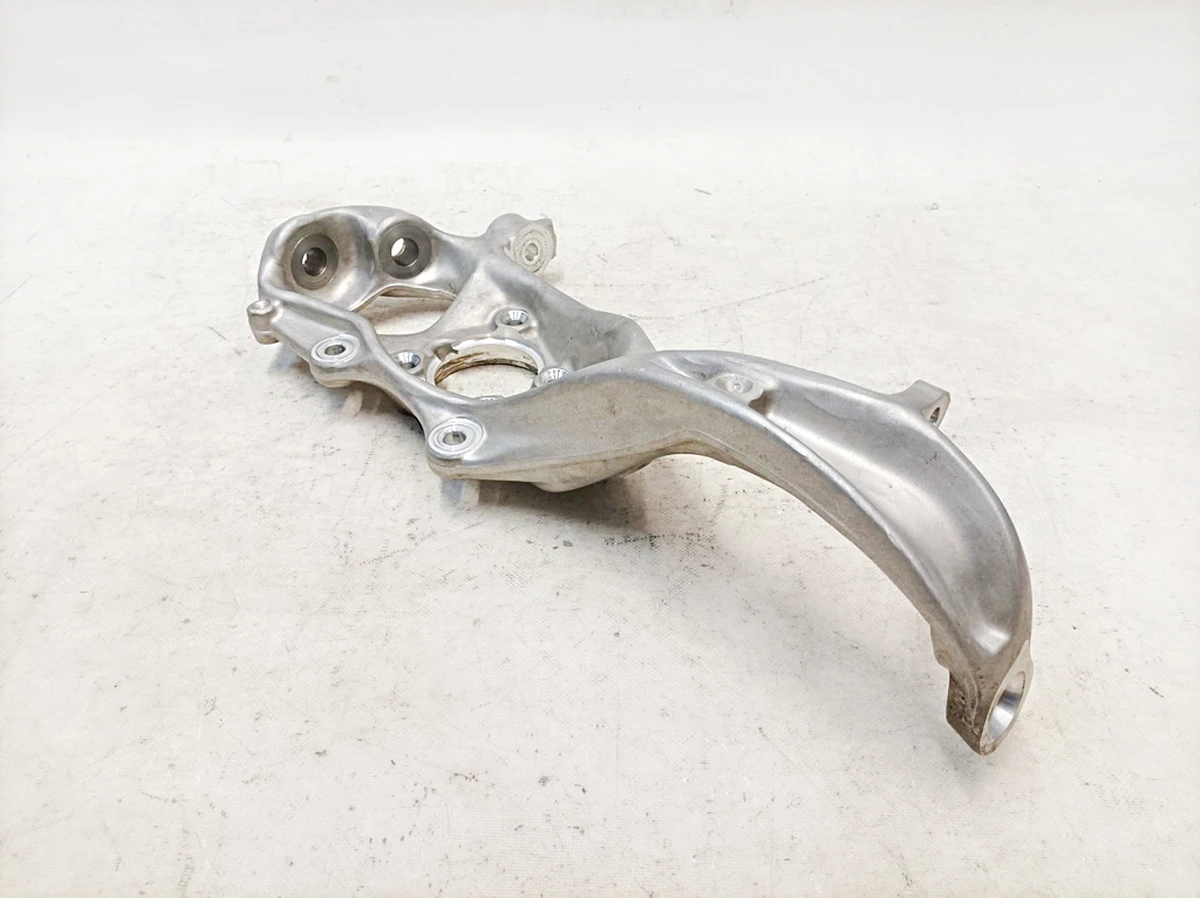 Кулак поворотний (цапфа) передній правий Mercedes EQS A2973320800